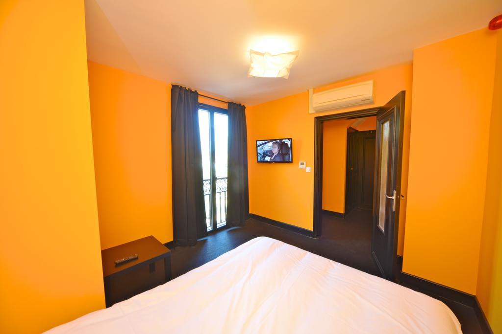 Logis - Hotel Restaurant La Mire ビアルゾン 部屋 写真